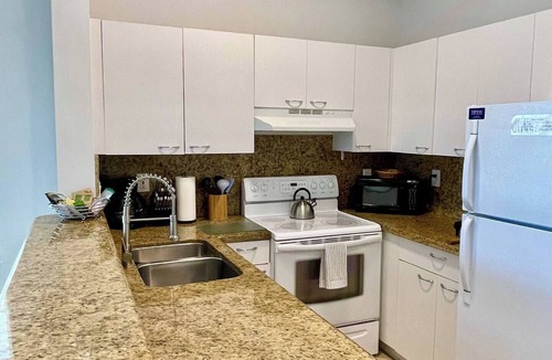 Mission Bay Apartment | 260D - Boca Retreat w/Pool, Parking, Near Evert Tennis & Shops
