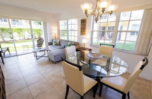 Mission Bay Apartment | 270B - Boca Retreat w/Pool, Parking, Near Evert Tennis & Shops