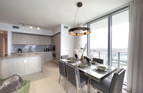 Hollywood South Central Beach Apartment | ✨ 27th-Floor Oceanfront Luxury | Corner Unit @ Lyfe (ex Hyde) | Unmatched Views + Resort Perks