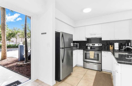Mission Bay Apartment | 280A - Boca Retreat w/Pool, Parking, Near Evert Tennis & Shops