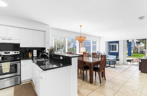 Mission Bay Apartment | 280A - Boca Retreat w/Pool, Parking, Near Evert Tennis & Shops