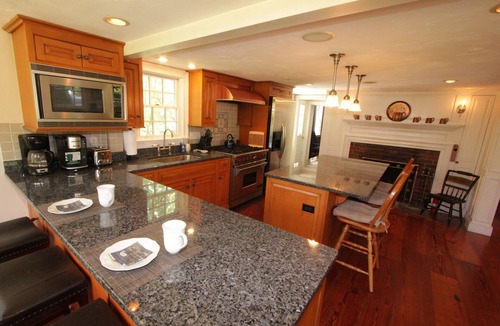 Barnstable House | 2828 Main Street - Historic 5BR w/Beach Pass – Walk to Barnstable
