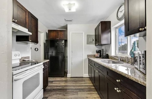Highland Garden Villa | 2908 Hollywood in Hollywood