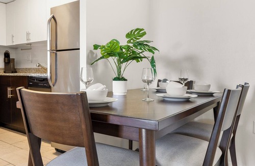 North Brookline Apartment | 2bd/1.5ba Next to BU yolt