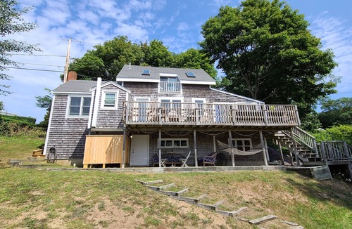Wellfleet House | 2BD Cottage-A/C, Enclosed Outdoor Shower, Walk to Mayo Beach & Wellfleet Center
