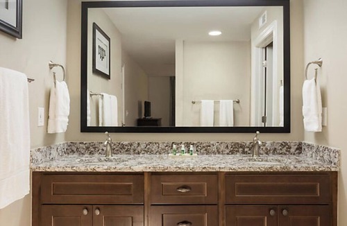 Williamsburg Resort | 2BR/2BA Retreat Near Colonial Williamsburg - Pool + Kitchen + Family Fun