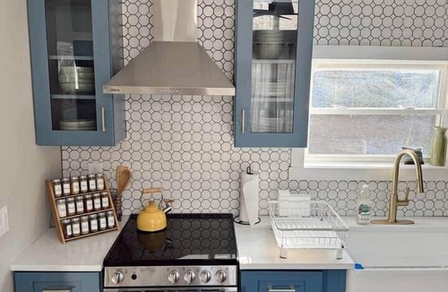 Lanesville Apartment | 2BR Barnhouse Loft Near Diamond Notch Falls