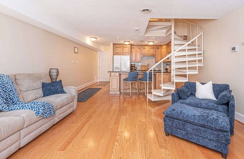 Caine Woods Condo | 2BR Bayfront Condo Pet Friendly