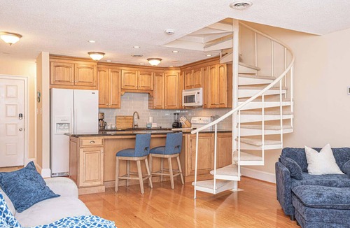 Caine Woods Condo | 2BR Bayfront Condo Pet Friendly