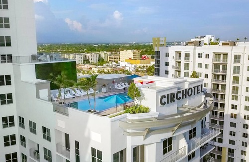 Downtown Hollywood Apartment | 2BR Condos at The Circ by Hosteeva