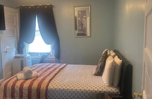 Pawtucket Apartment | 2BR-Free parking, Near Gillette & Providence-I-95