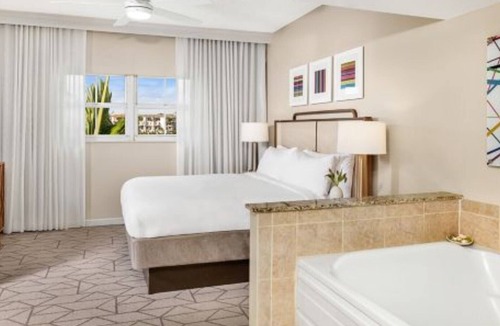Doral Resort | 2BR Lake View Villa Near Miami Beach – Marriott’s Villas at Doral