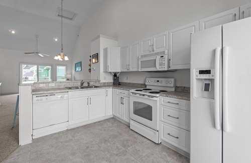 Bermuda Bay House | 2BR Sea Glass Castle at Cambridge Cove in Bermuda Bay