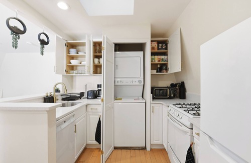 Weehawken Apartment | 2BR w/NYC Views, 1-Stop to Manhattan, 15-Mins to FIFA Stadium