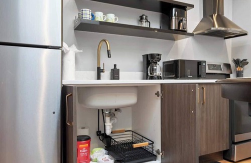 The Heights Apartment | 2BR w/Patio Metlife Stay | Near NYC, Views & PATH
