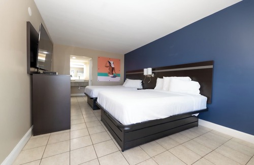 Seaside Heights Hotel | 2DQ- 2 Double Queens