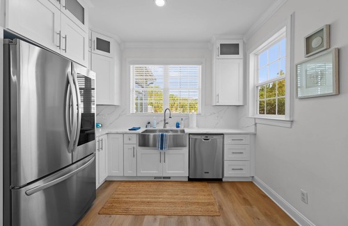 Wilmington House | 2mi to Beach + Sleeps 14 + Luxury 5BR + Pool + Hot Tub + SUMMER GETAWAY