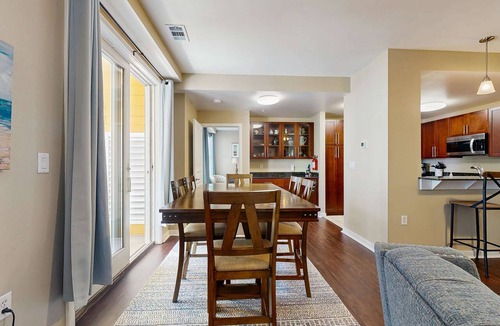 Sandbridge Condo | 2nd-floor bay- & ocean-view condo with balcony, outdoor pool, grills & gym