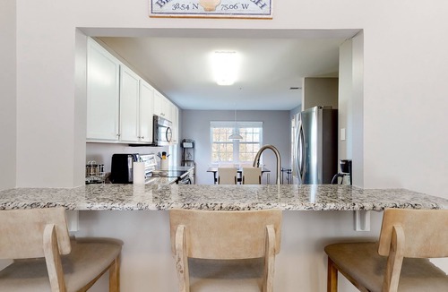Ocean View Condo | 2nd-floor condo at Bethany Bay with pool, on-site golf, and sports courts