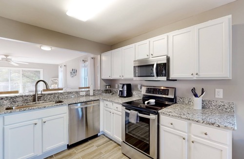 Ocean View Condo | 2nd-floor condo at Bethany Bay with pool, on-site golf, and sports courts
