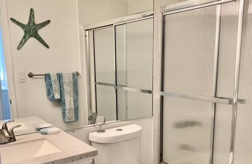 Eastern Shores Condo | 3/2 Gated water Eastern Shores 5 min to Aventura Suny Isles and N. Miami Beach.