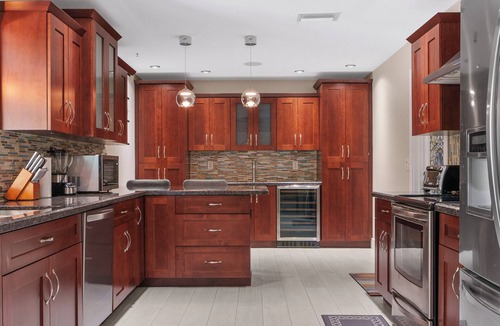 Deerfield Beach House | 3/2 Tiki Hut-Jacuzzi-Saltwater Heated Pool-Private