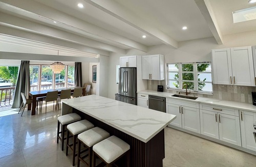 Hendricks and Venice Isles House | 3/3 Duplex-Shared Heated Pool-Dock-Pool Table-Games
