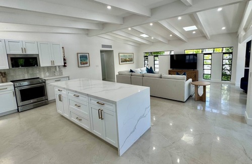 Hendricks and Venice Isles House | 3/3 Duplex-Shared Heated Pool-Dock-Pool Table-Games