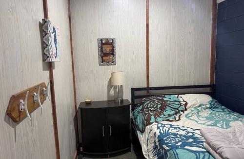 Morehead City Cabin | 3 Acre Waterfront Retreat sleeps up to 24, easy walk to historic district