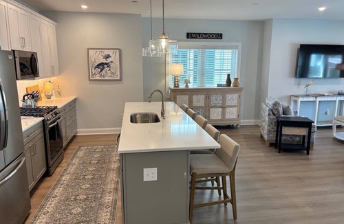 Wildwood Condo | 3-Bed/2.5-Bath Wildwood condo with WiFi, AC, near Beach/Boards/Bars Sleeps 10