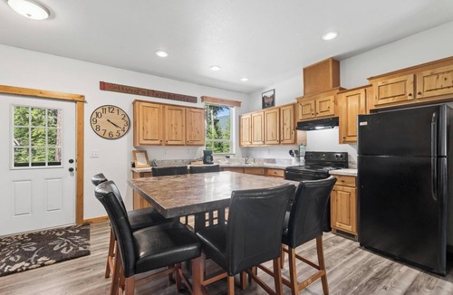 Martin City House | 3 bed/2 bath House. Minutes to Glacier National Park and Whitefish Mountain!