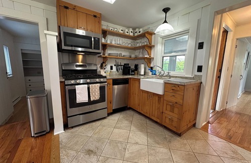 East Orleans House | 3 bed 3/10 mi to Mill Pond and Nauset Inlet