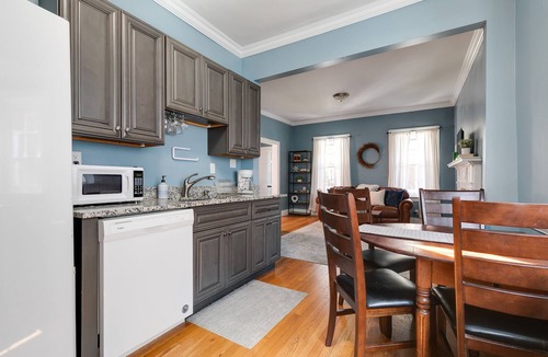 Museum District House | 3-Bed Grace Street Getaway in Museum District