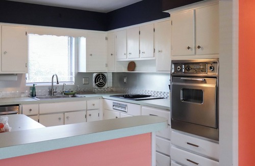 Harbor Village House | 3 bed villa. Walk to grocery, restaurants, beach. Hot tub and more…