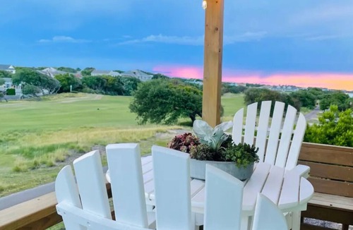 Sea Scape Cottage | 3-bedroom 2 bath cottage-Walk to beach or golf Course.Hot Tub and outside shower