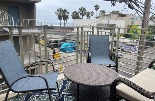 Venice Villa | 3 Bedroom 3 Bath Venice Beach House w Ocean Views!