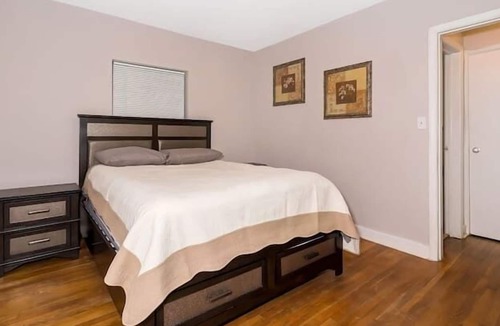 Parkside Apartment | 3 Bedroom 654492 by Houzlet