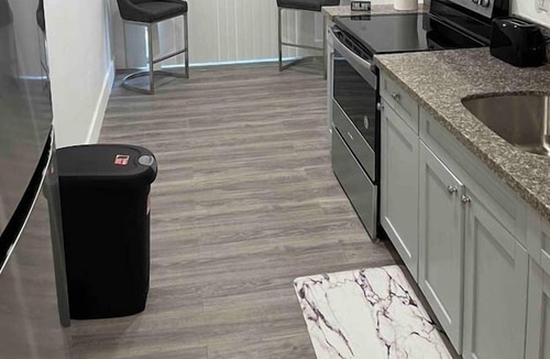 Biscayne Park Apartment | 3 Bedroom 688795 by Houzlet