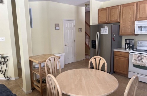 Lewes House | 3-bedroom beach themed townhome conveniently located. Enjoy a relaxing stay !