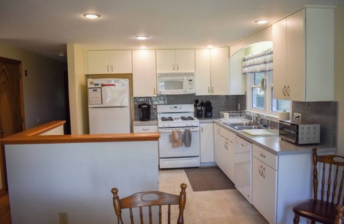 West Dennis House | 3 Bedroom Central ac home, less than 1 mile to South Village Beach