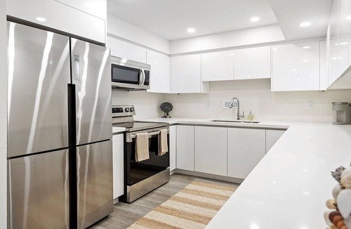 South Beach Condo | 3 Bedroom City View Private Residence at Roney Palace