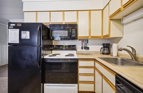 Killington Condo | 3-Bedroom Condo Ski-In, Shuttle, and Cozy Fireplace Whiffletree I3