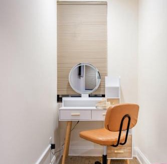 Manhattan Valley Apartment | 3 Bedroom Cozy Home in Manhattan Valley
