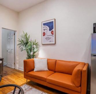 Manhattan Valley Apartment | 3 Bedroom Cozy Home in Manhattan Valley