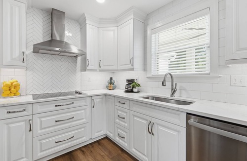 Mosby House | 3-bedroom Family Home Near Airport & Downtown