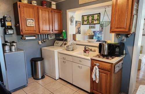 Wildwood House | 3-bedroom home in Wildwood with AC, WiFi, off street parking, 3blks from beach.