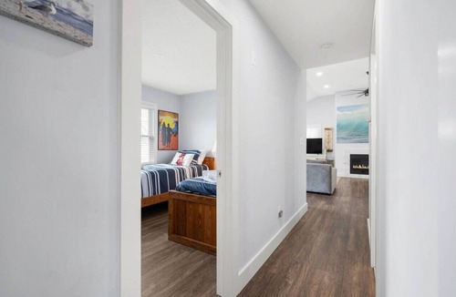 Little Salisbury House | 3 bedroom house comfortably sleeps up to 8 guests. Short walk to the beach.