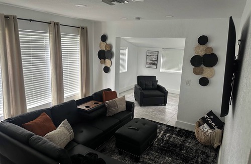 Pompano Beach House | 3-bedroom house in terrific Pompano Beach with WiFi, AC, 15 mins near beach.