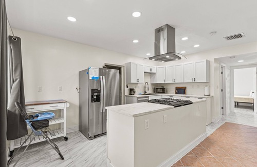 Pompano Beach House | 3-bedroom house in pleasant Pompano Beach with AC, WiFi