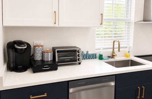 Brookline House | 3-bedroom house in charming Pittsburgh with cool AC